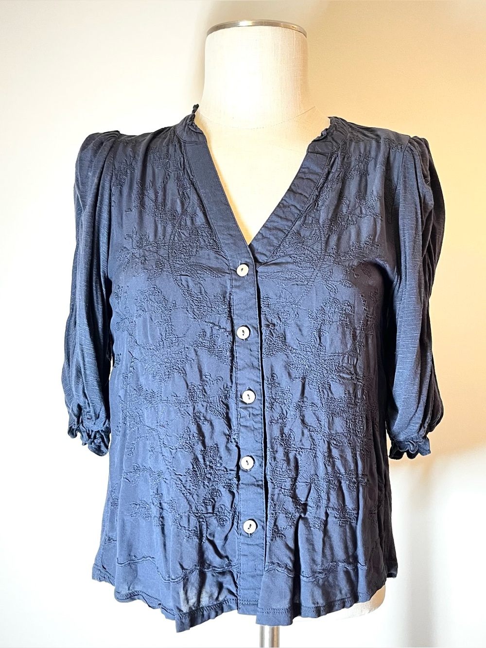 Y2K democracy Extremely soft Navy Button-Front Textured Blouse
